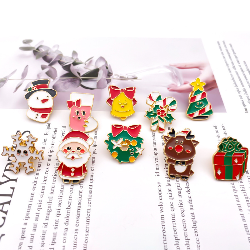 Christmas brooch, dripping cartoon Santa Claus, badge, elk, bell, corsage, metal multi-functional scarf buckle