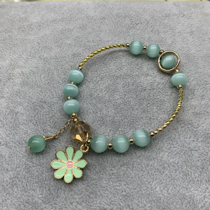 The latest women's small daisies, flowers, cat's eye bracelet