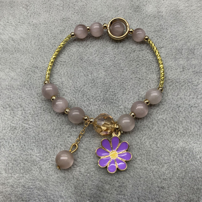 The latest women's small daisies, flowers, cat's eye bracelet