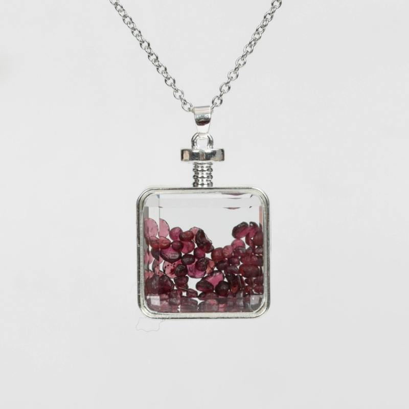 Factory wholesale natural crystal fashion jewelry pendants man pendant healing gift