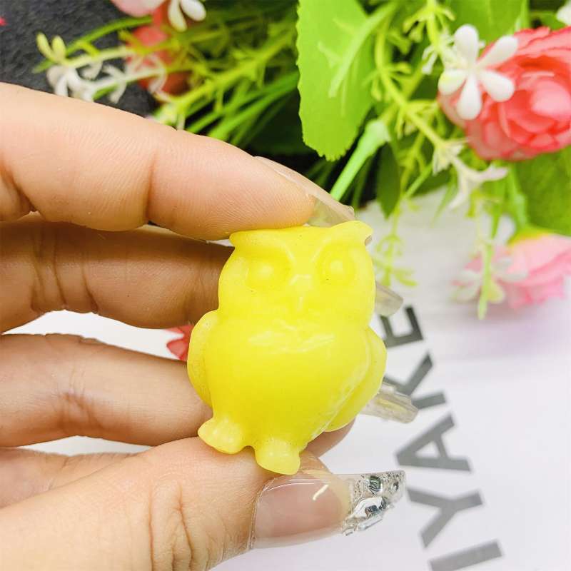 Wholesale of natural crystal luminous stone owl sculptures, handicrafts, decorations, home and office decorations, gifts, owl pendants by factories