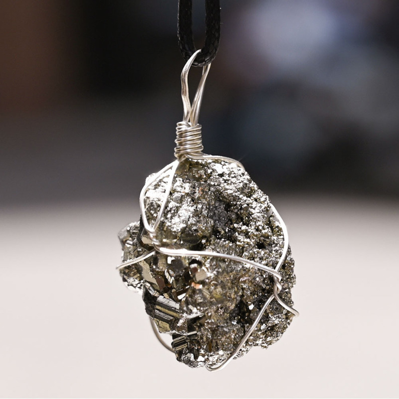 Factory wholesale natural crystal Raw stone Pyrite pendant fashion jewelry pendants man pendant healing gift