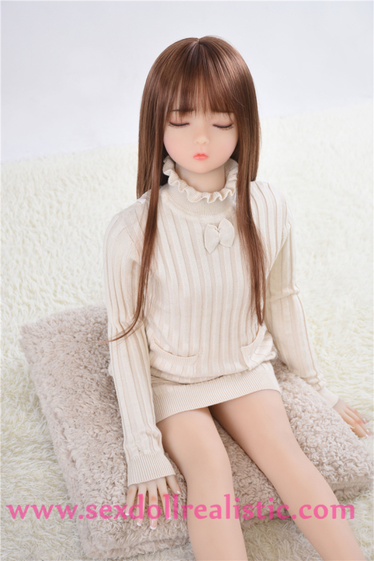 100cm Eyes Closed Realistic Love Doll