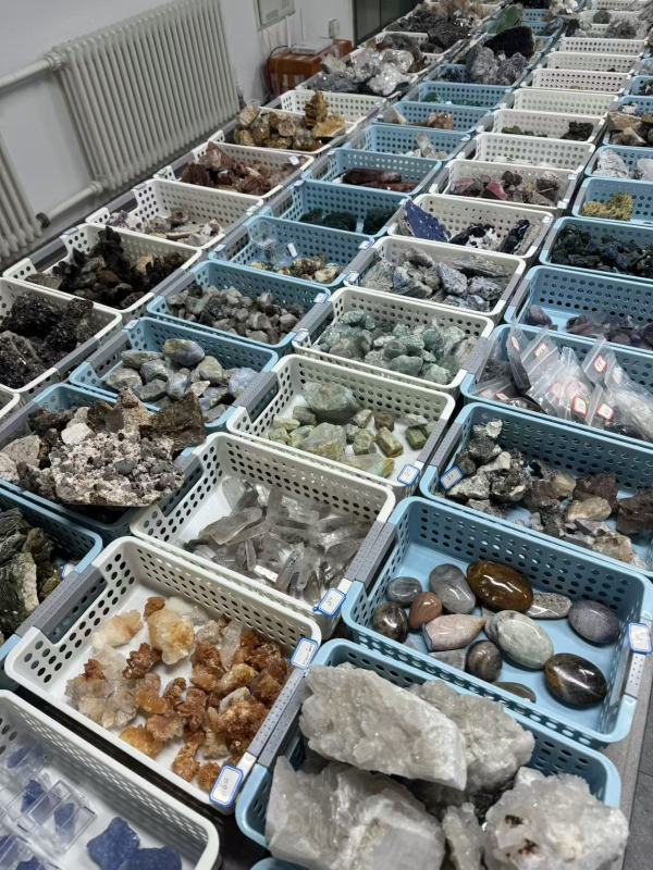 Crystal on sale 40$ per basket   Free shipping