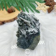 Green quartz with calcite