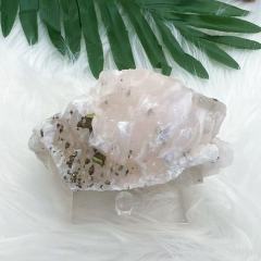 Calcite with chalcopyrite