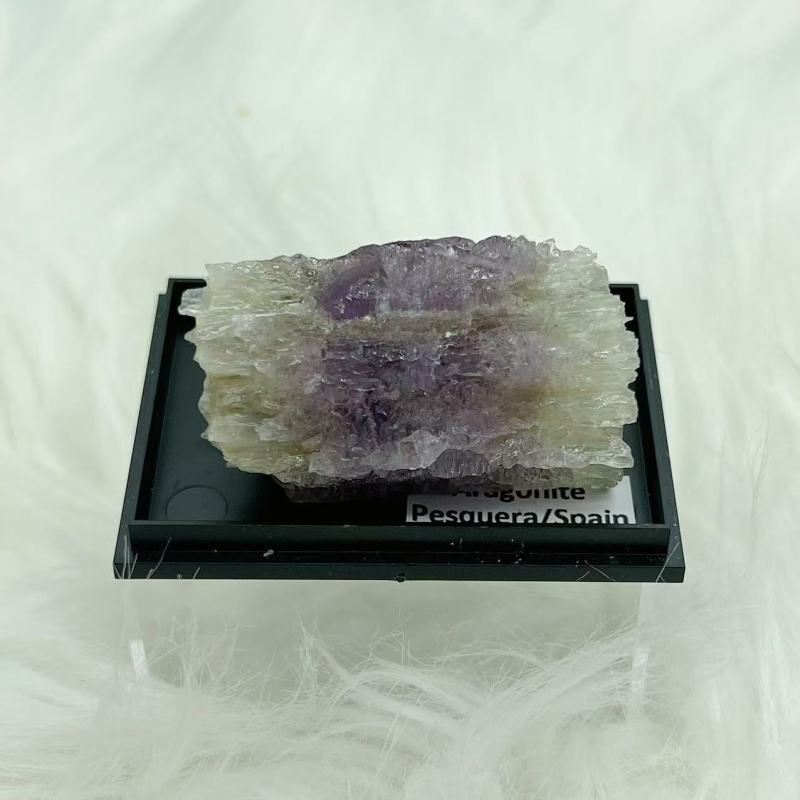 Purple aragonite