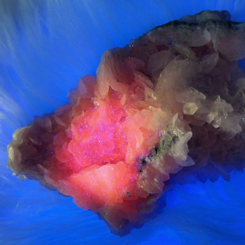 Sulphurpyrite Rose calcite