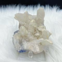 Dumortierite cluster