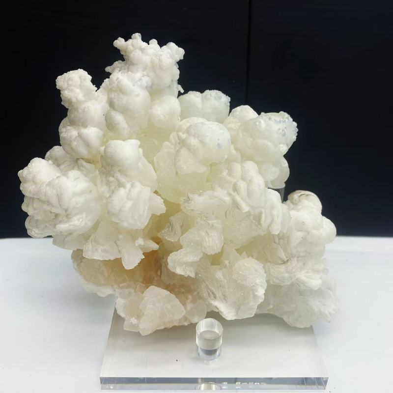 Hydrozincite with celestite