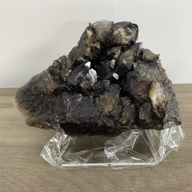 Black skeleton quartz