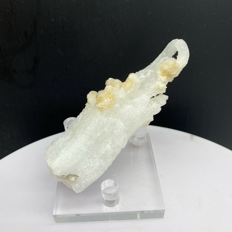 curved selenite