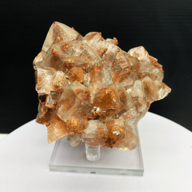 Red calcite