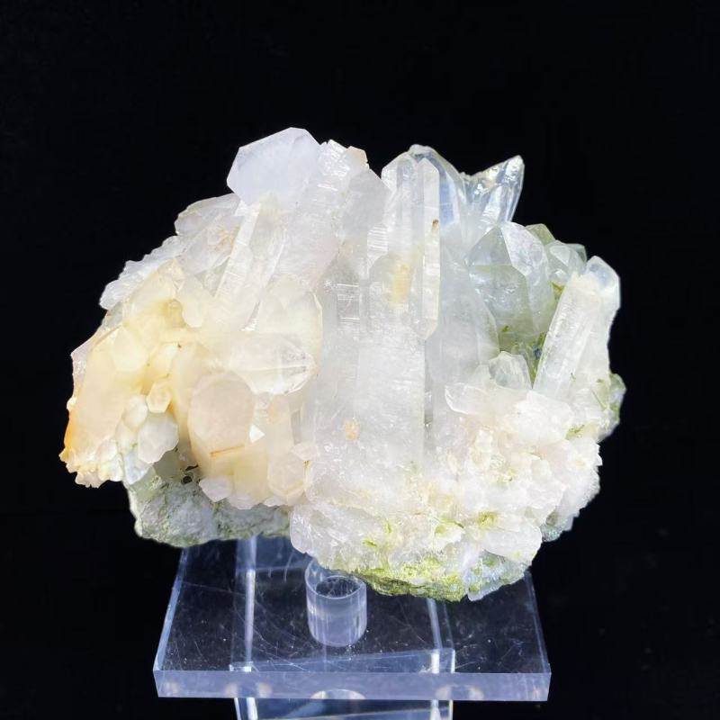 Parkistan Epidote with quartz