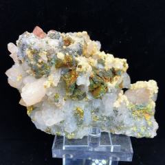 strawberry quartz with chalcopyrite