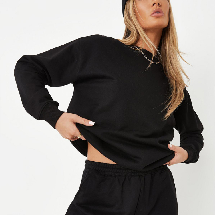 black sweartshirt