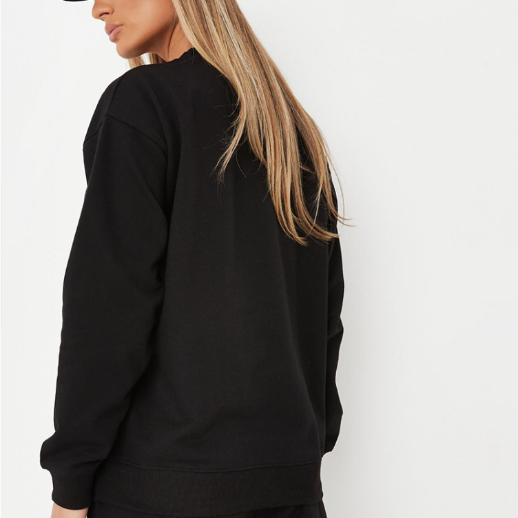 black sweartshirt
