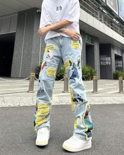 Fashionable printed ripped jeans