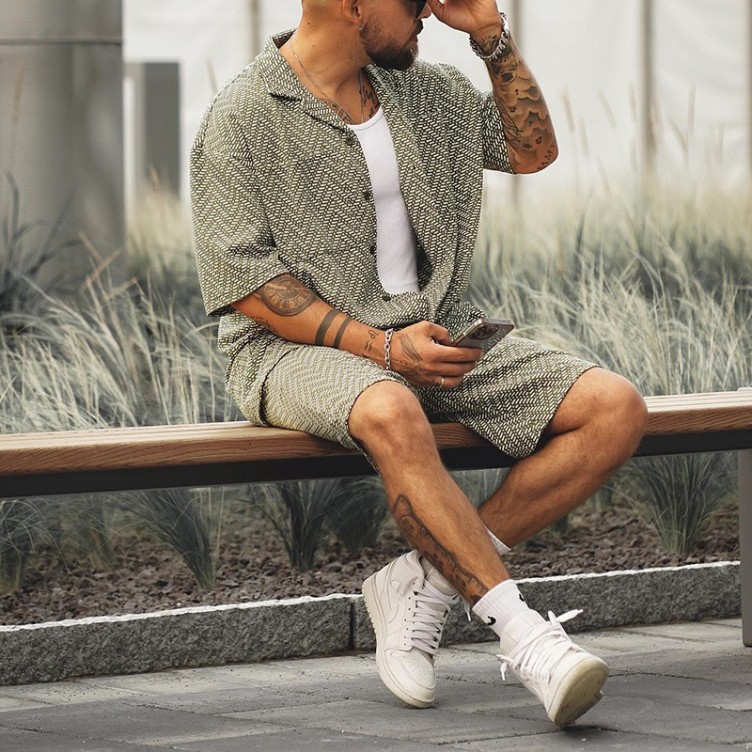 Spring/summer suit sportswear