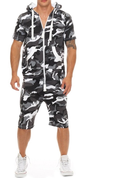 Casual camouflage sportswear