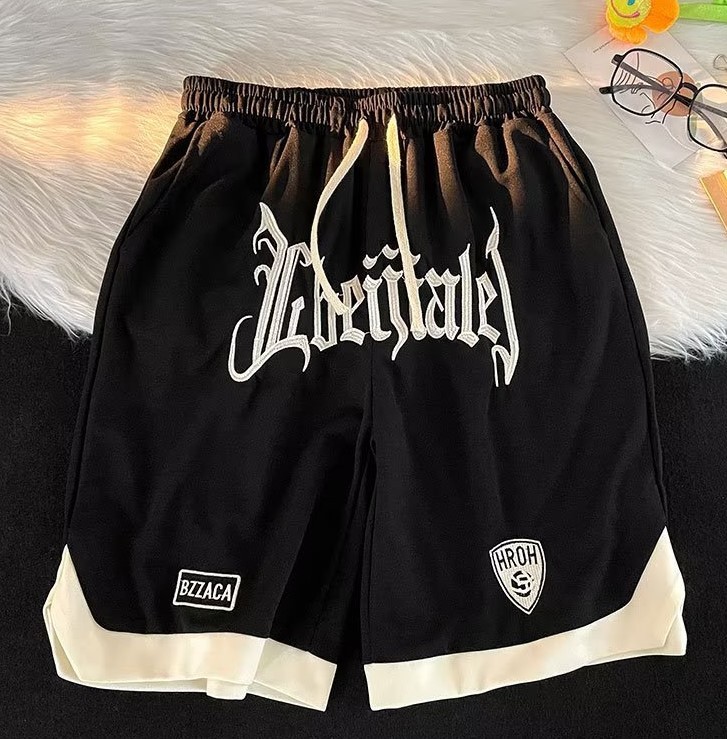 Athletic loose casual fashion trend shorts