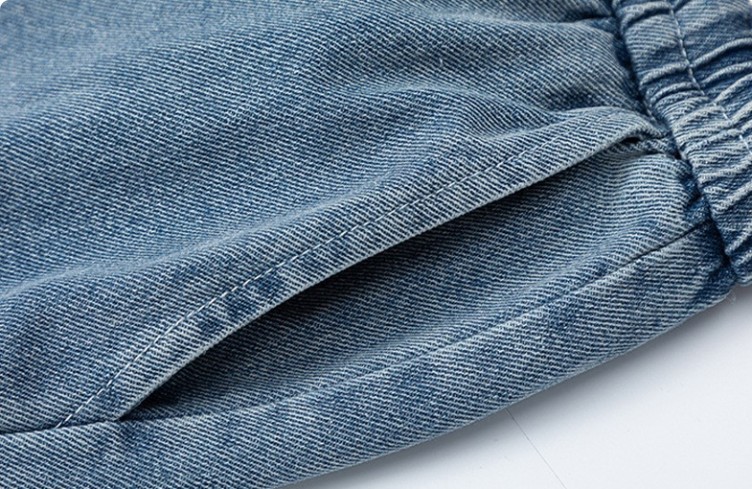 Loose casual fashion trend jeans