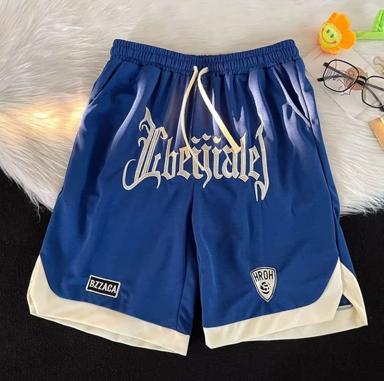 Athletic loose casual fashion trend shorts