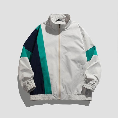 Casual outerwear with a trendy jacket