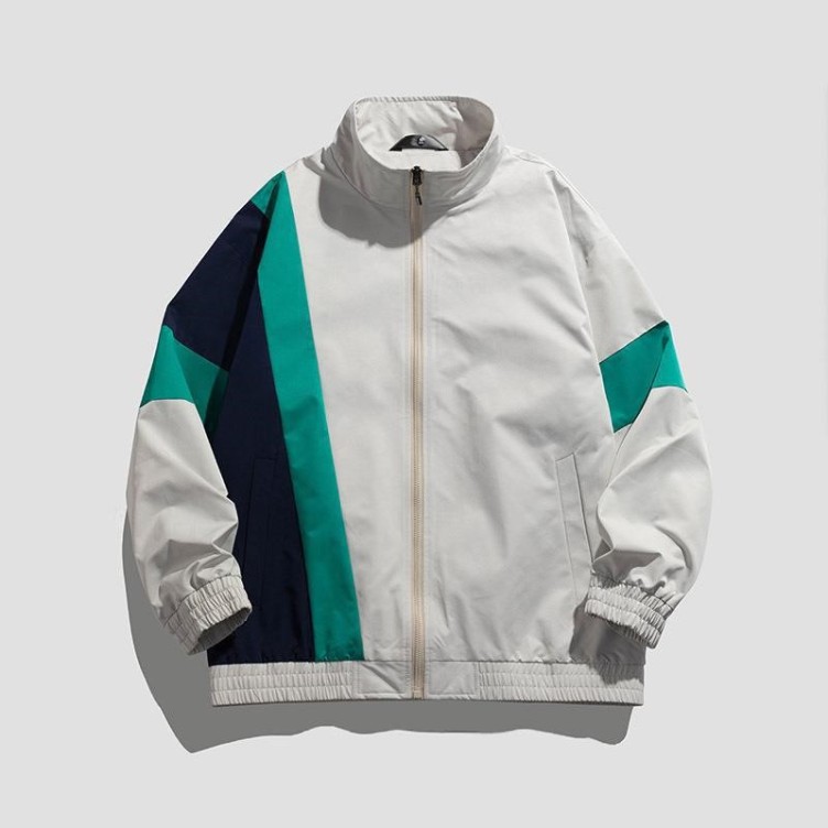 Casual outerwear with a trendy jacket