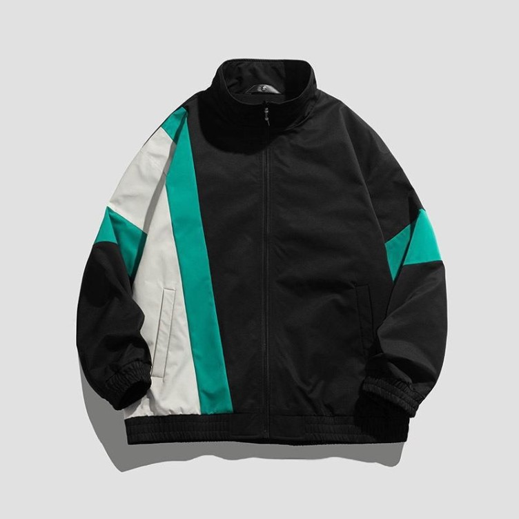 Casual outerwear with a trendy jacket