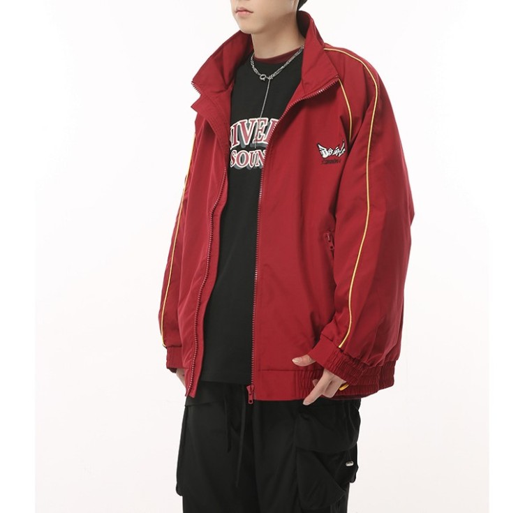 Loose fitting casual sportswear and trendy jacket