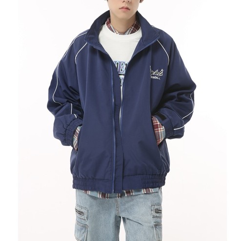 Loose fitting casual sportswear and trendy jacket