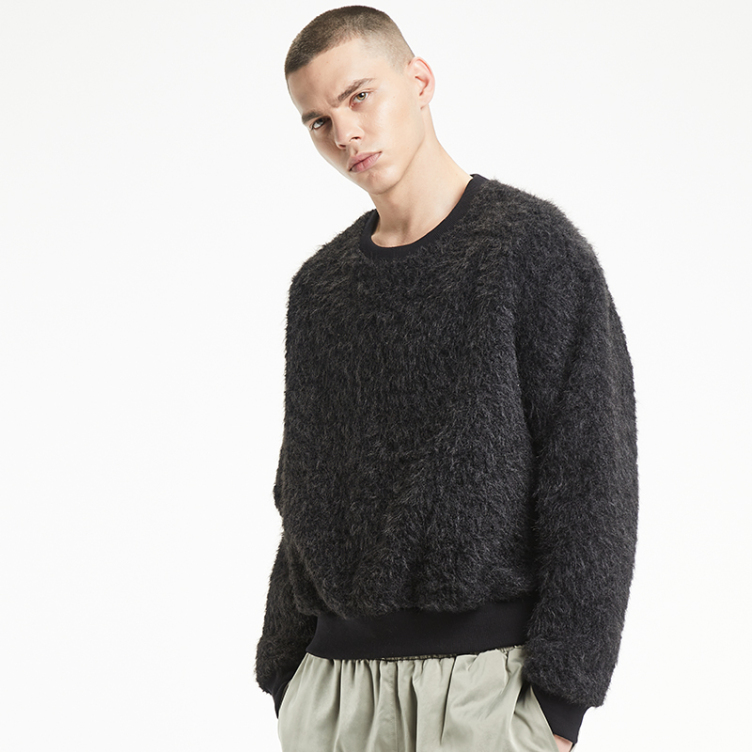 Round neck solid color fleece knit sweatshirts