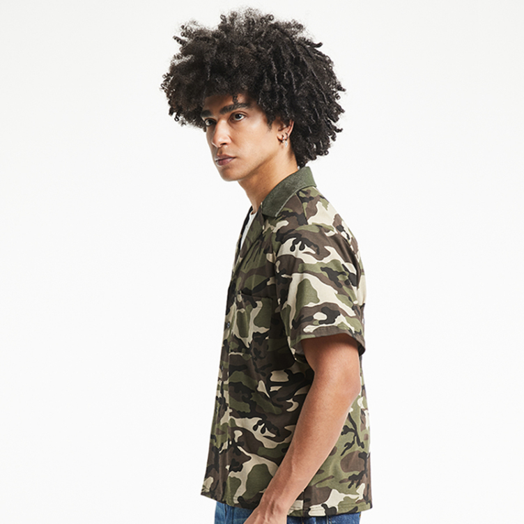 American camouflage short-sleeved shirts
