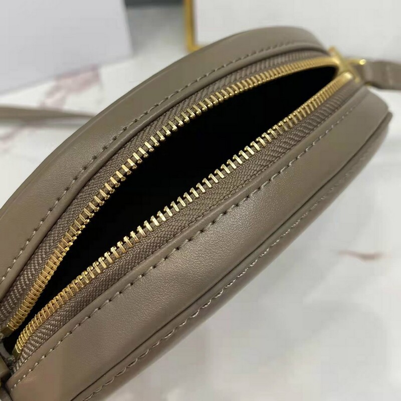 New small round cake super mini cute Fanny pack, girls look superior bag, casual concave shape street photography necessary bag