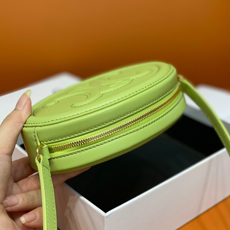 New small round cake super mini cute Fanny pack, girls look superior bag, casual concave shape street photography necessary bag