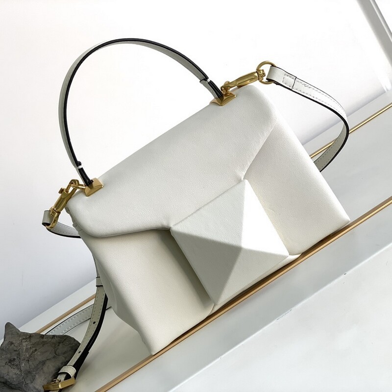Women's mini sheepskin handbag, large prepuke rivet open and close bag, adjustable multi-purpose shoulder and back and crossbody bag