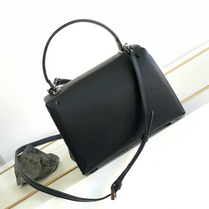 Women's mini sheepskin handbag, large prepuke rivet open and close bag, adjustable multi-purpose shoulder and back and crossbody bag