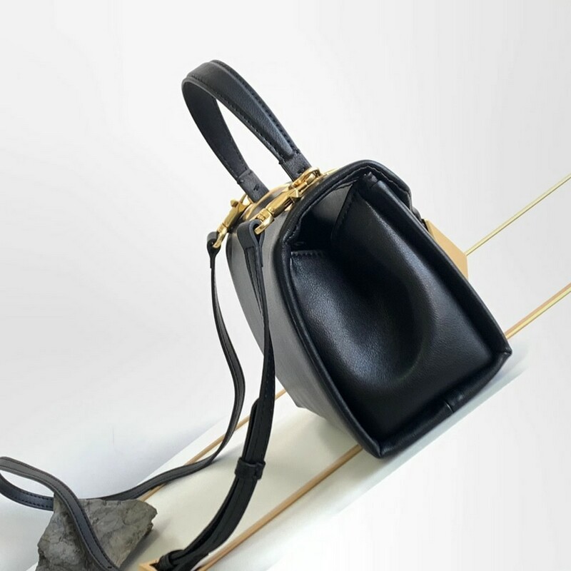 Women's mini sheepskin handbag, large prepuke rivet open and close bag, adjustable multi-purpose shoulder and back and crossbody bag