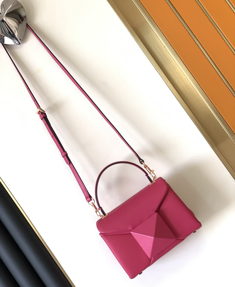 Women's mini sheepskin handbag, large prepuke rivet open and close bag, adjustable multi-purpose shoulder and back and crossbody bag