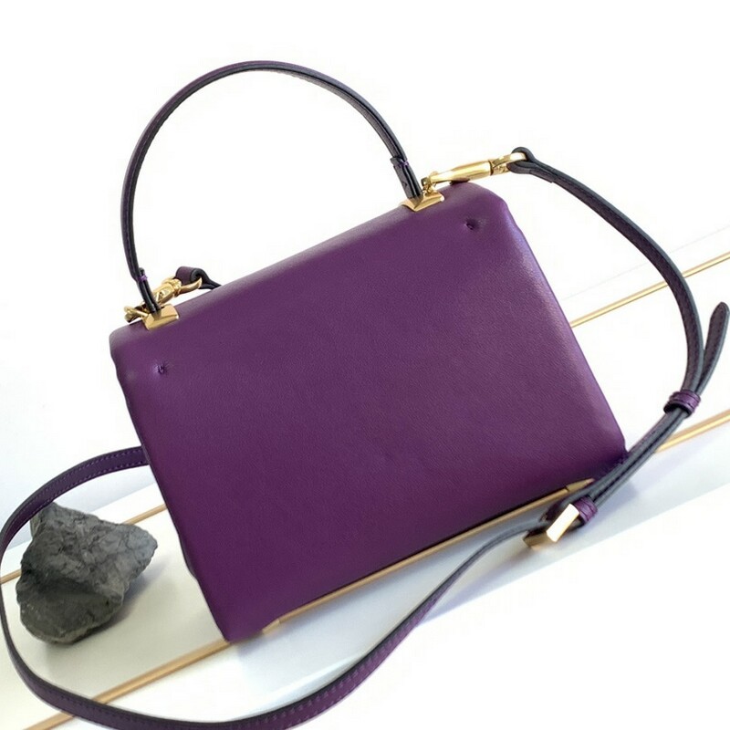 Women's mini sheepskin handbag, large prepuke rivet open and close bag, adjustable multi-purpose shoulder and back and crossbody bag