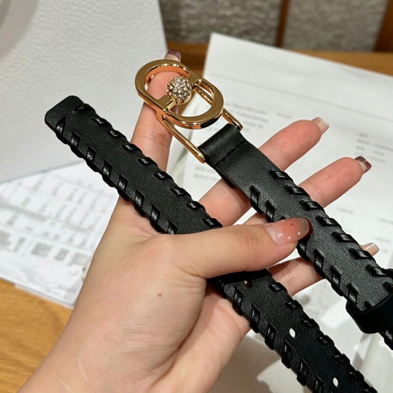 Women's summer belt with 2CM diamond metal buckle, leather belt with woven texture, versatile waistband for short pants