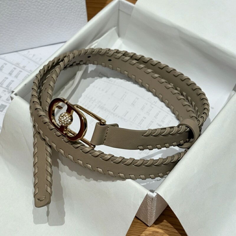 Women's summer belt with 2CM diamond metal buckle, leather belt with woven texture, versatile waistband for short pants