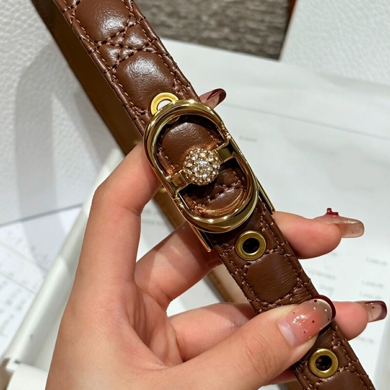 Women's summer belt with 2CM diamond metal buckle, leather belt with woven texture, versatile waistband for short pants