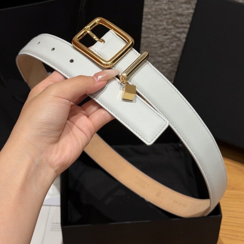 Pendant square buckle leather women's waist belt with crocodile pattern cowhide, suitable for daily use and versatile for various occasions.