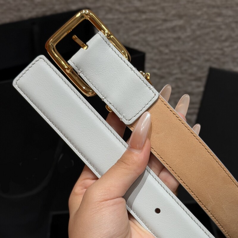 Pendant square buckle leather women's waist belt with crocodile pattern cowhide, suitable for daily use and versatile for various occasions.