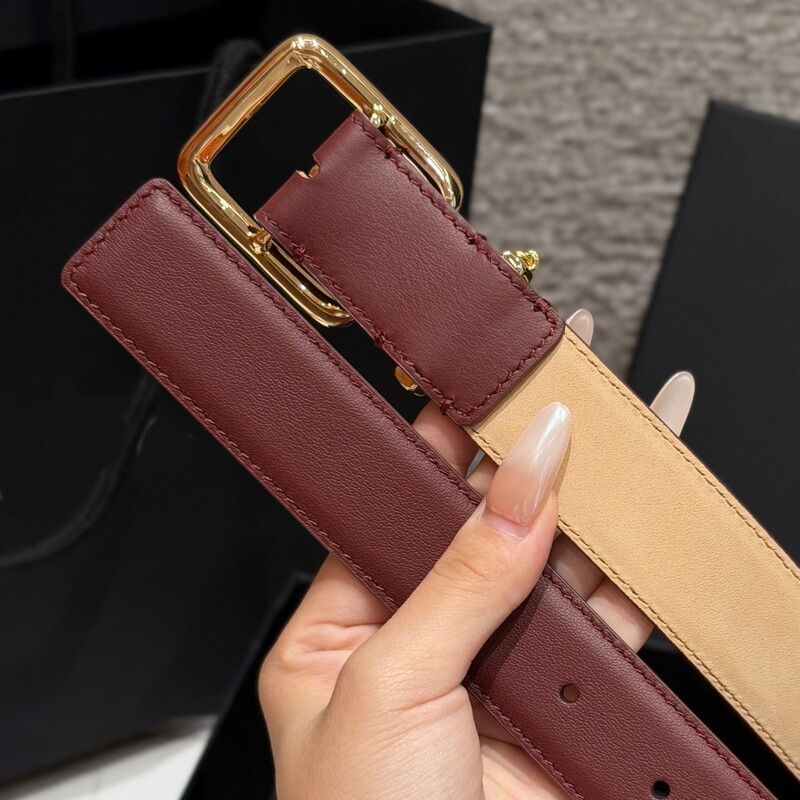 Pendant square buckle leather women's waist belt with crocodile pattern cowhide, suitable for daily use and versatile for various occasions.