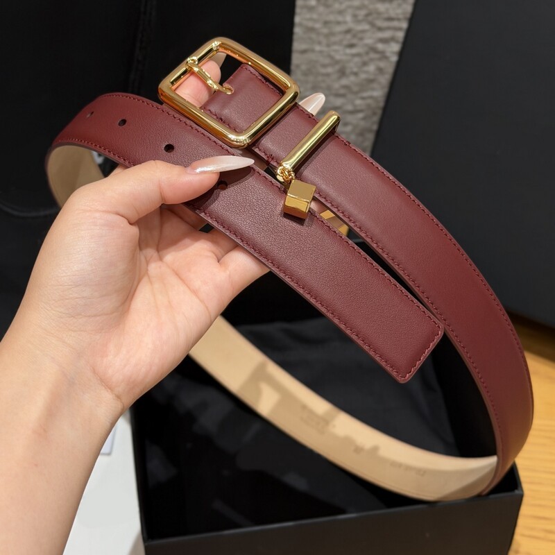 Pendant square buckle leather women's waist belt with crocodile pattern cowhide, suitable for daily use and versatile for various occasions.