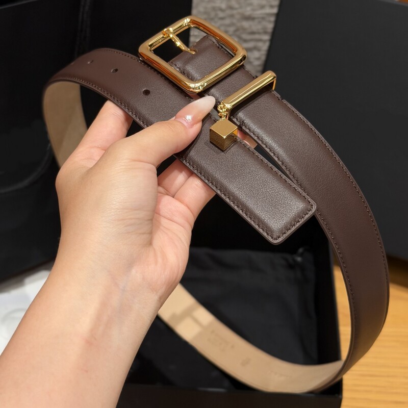 Pendant square buckle leather women's waist belt with crocodile pattern cowhide, suitable for daily use and versatile for various occasions.