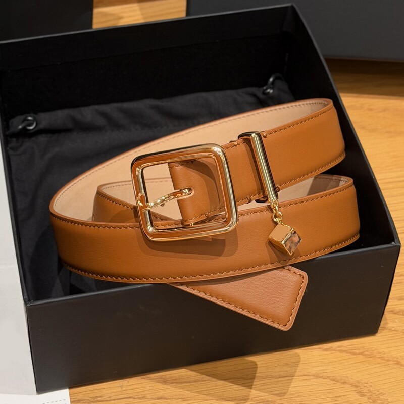 Pendant square buckle leather women's waist belt with crocodile pattern cowhide, suitable for daily use and versatile for various occasions.